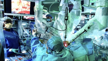 Première double transplantation de poumons réalisée par un r ... Image 1