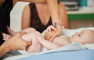 L’ostéopathie trop souvent recommandée pour les bébés ? Image 1